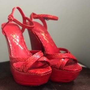 Alice and Olivia Red pumps